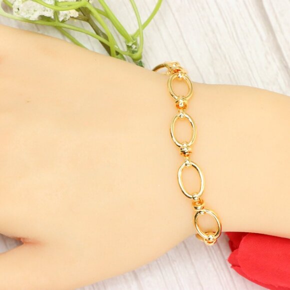 "Trendy Handmade Bracelet – A Thoughtful Gift for Girls & Women | UNVRC1620 - Picture 3 of 10